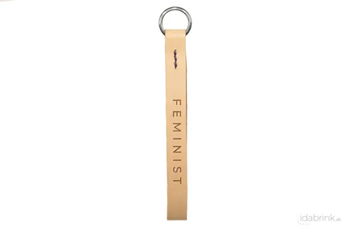 Keyhanger med nøglering: Lasse - FEMINIST - Montserrat font